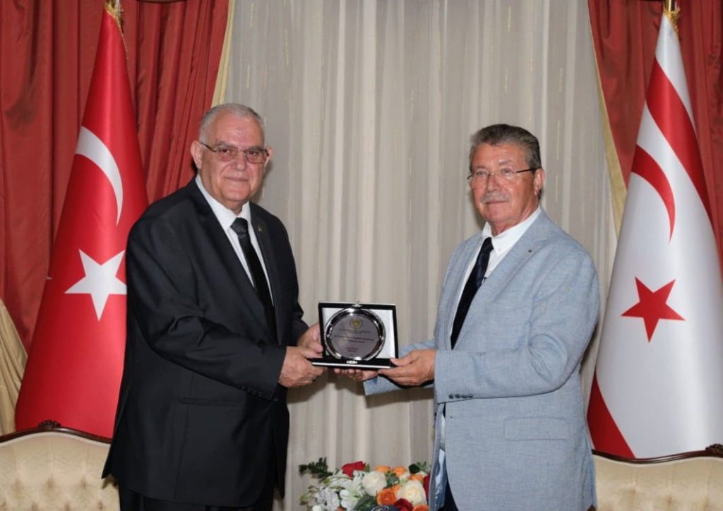 Başbakan Üstel, Emekli Polisler Derneği’ni kabul etti