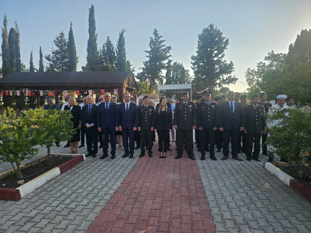 Topçuköy şehitleri törenle anıldı