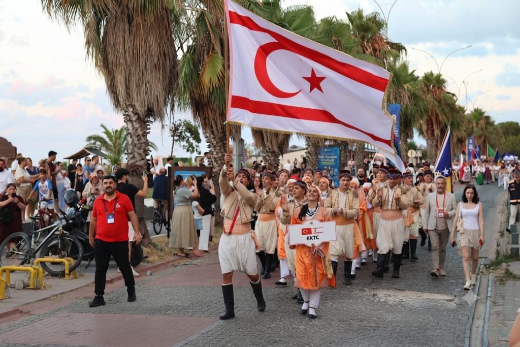 İskele Belediyesi Halk Dansları Topluluğu, Samsun'da sahne aldı