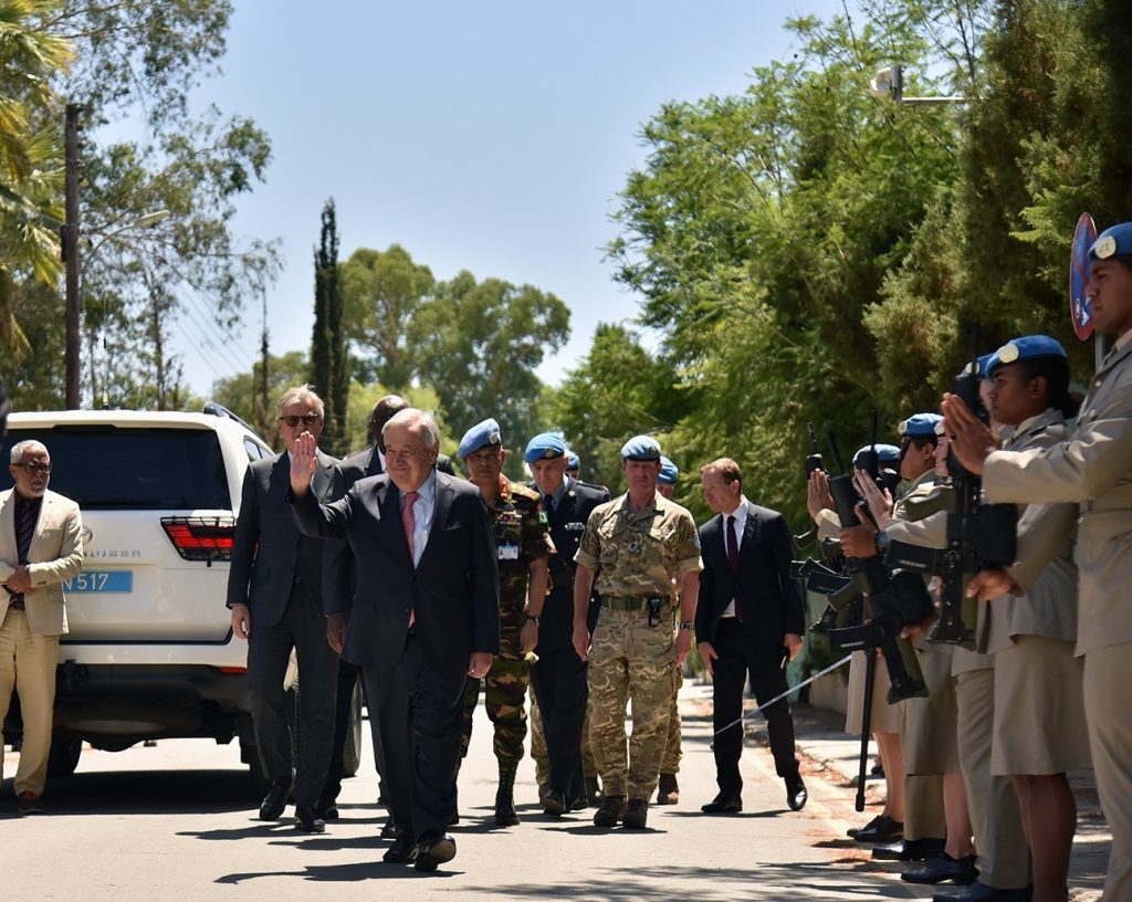 Guterres, Ledra Palace Otel önündeki BM anıtına çelenk koydu