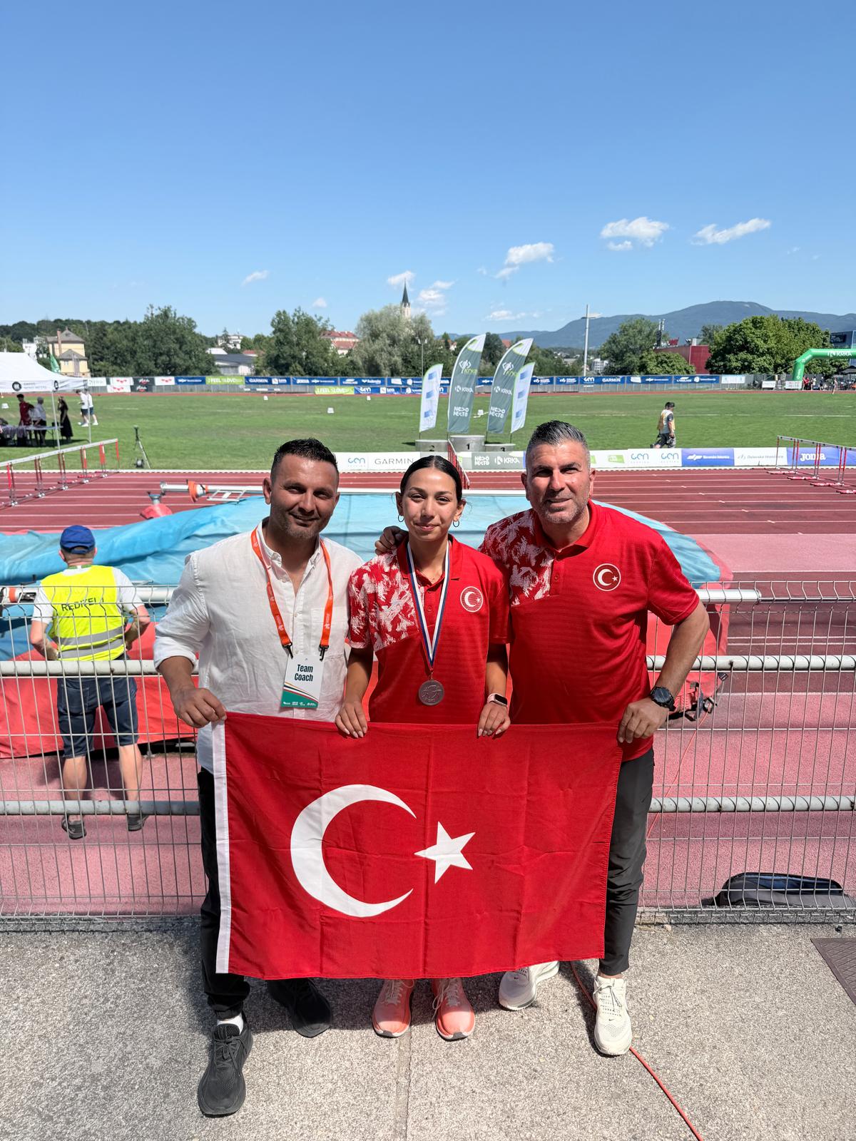 Ada, Slovenya’da gümüşle parladı