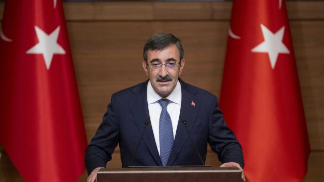 Yılmaz Erhürman’ın en kısa sürede sağlığına kavuşmasını diledi