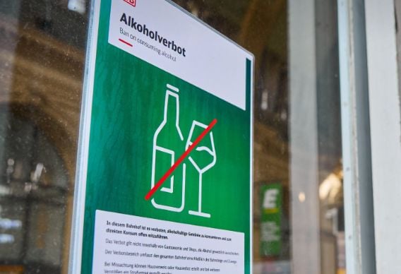 Alman tren istasyonlarında içki yasaklandı