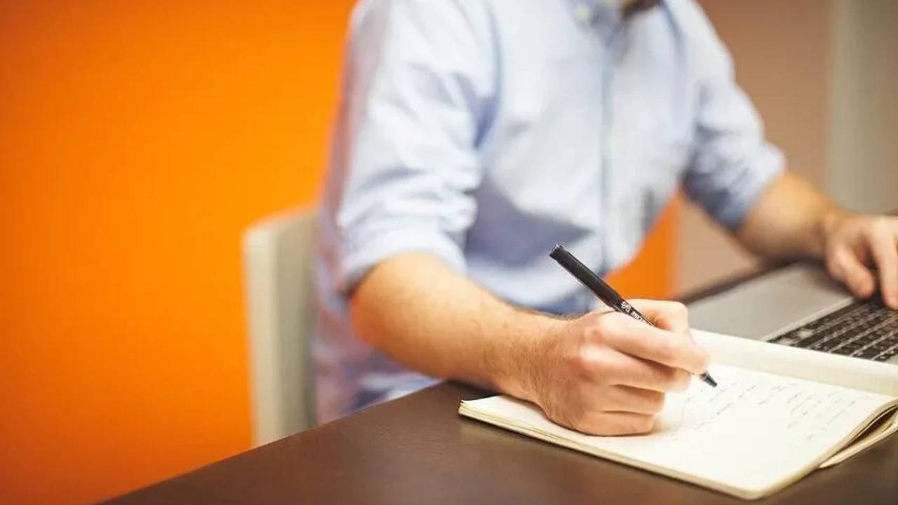 Tek seferde 30 dakikadan fazla oturmak, kanserden ölüm riskinin artmasıyla ilişkili olabilir