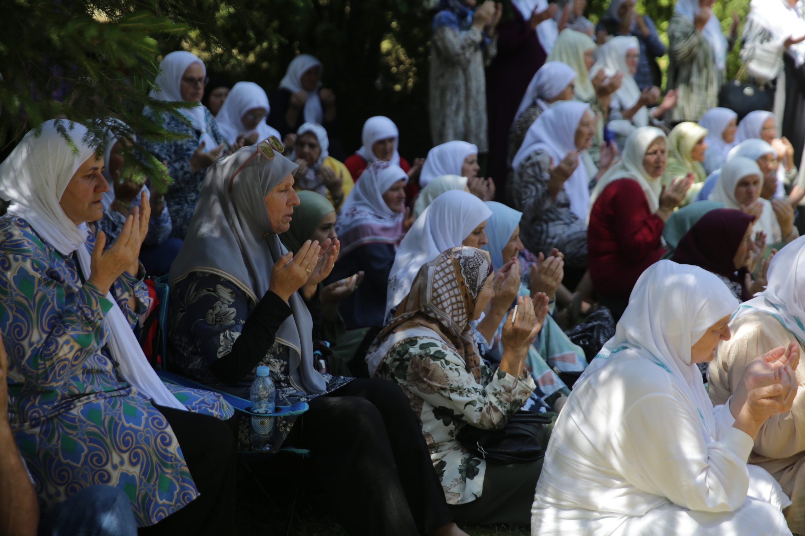 Bosna Hersek’teki savaşta kurşuna dizilen 6 Srebrenitsalı genç, ölümlerinin 31’inci yılında anıldı