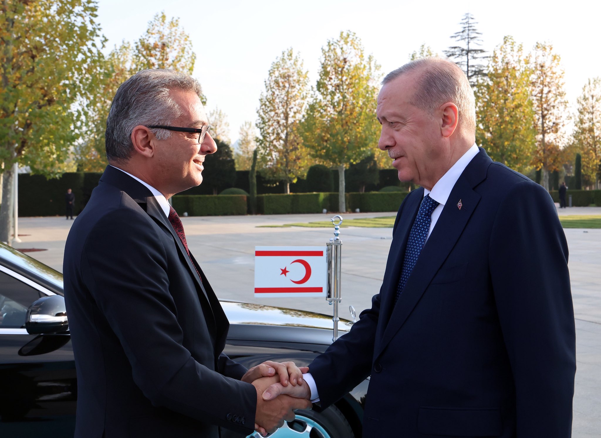 Erdoğan’dan Erhürman’a “geçmiş olsun” telefonu