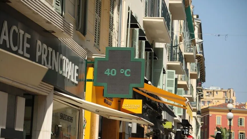 Fransa bu sezonun 4’üncü sıcak hava dalgasının etkisine girdi