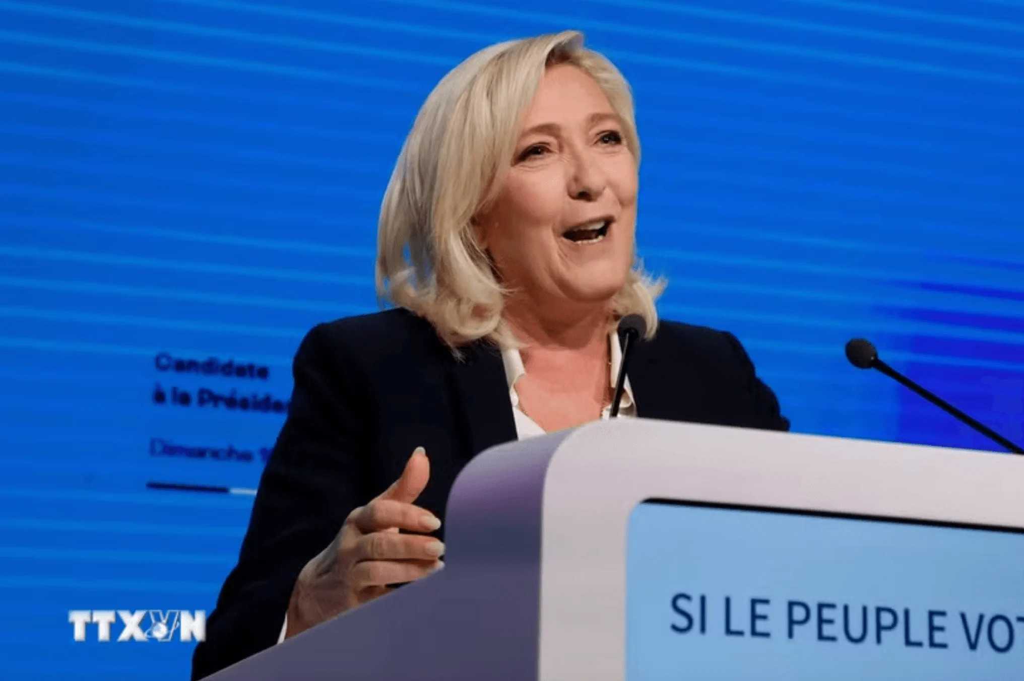 Fransa’da yolsuzluktan suçlu bulunan Le Pen’e 15 ay siyasetten men yasağı verildi