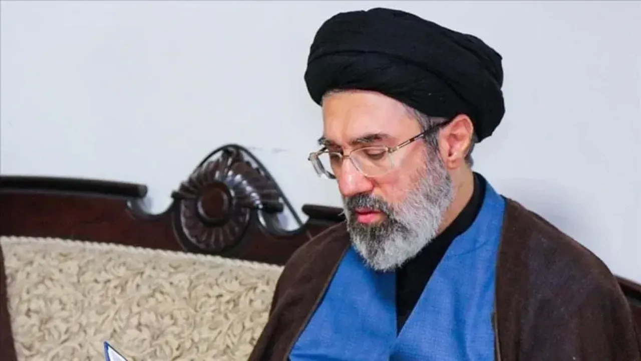 İran lideri Hamaney, babasının öldürülmesinin “İntikamının” alınacağı sözünü verdi
