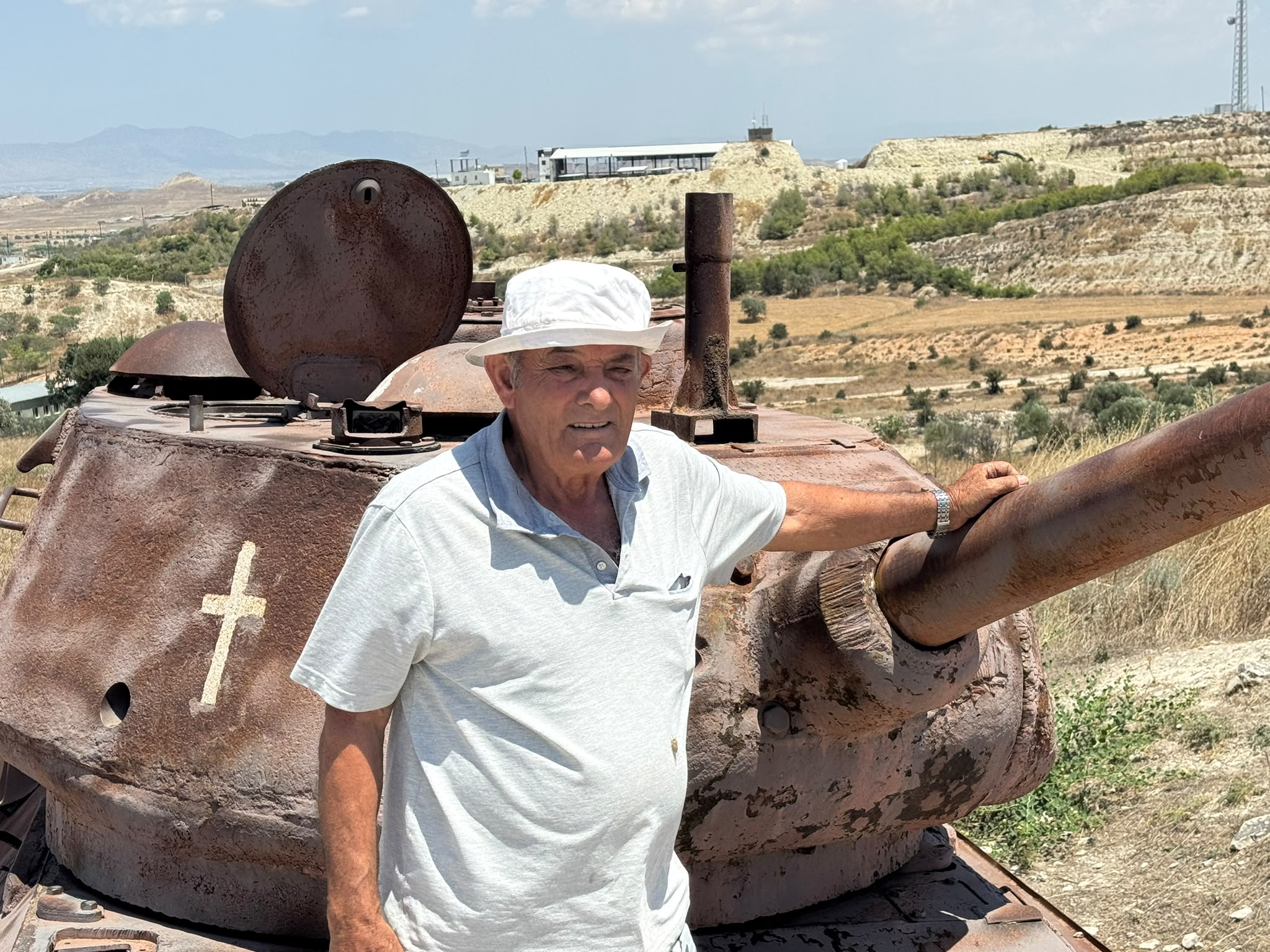 KKTC’deki Kıbrıslı Türk Mücahitlerin cesaretlerinin sembolü: “Tutsak Tanklar”