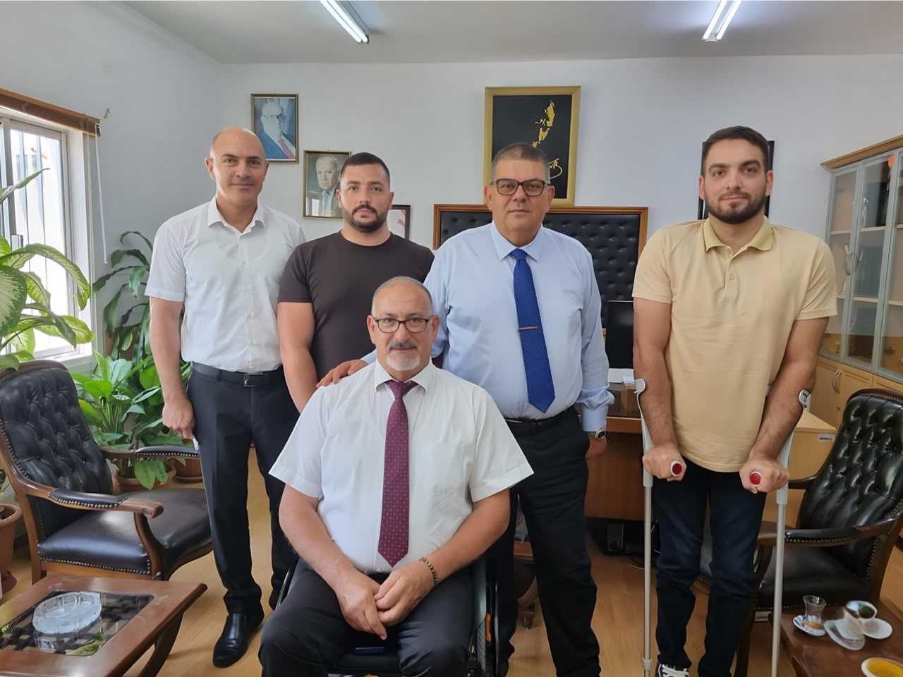 Maliye Bakanı Berova, Kıbrıs Türk Ortopedik Özürlüler Derneği Başkanı Günay Kibrit’i kabul etti