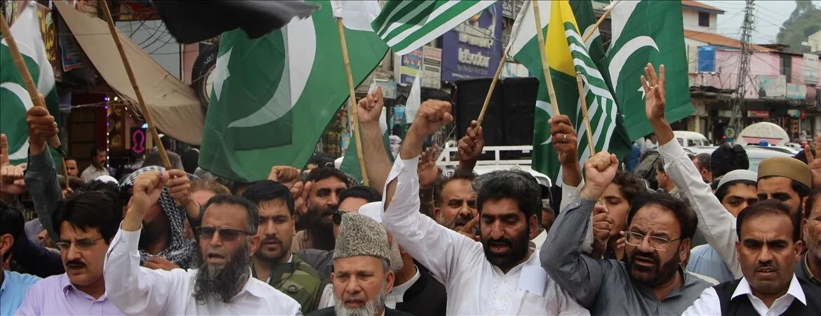 Pakistan’ın kontrolündeki Azad Cammu Keşmir bölgesinde seçimlerin ilk gününde protestolar sürüyor