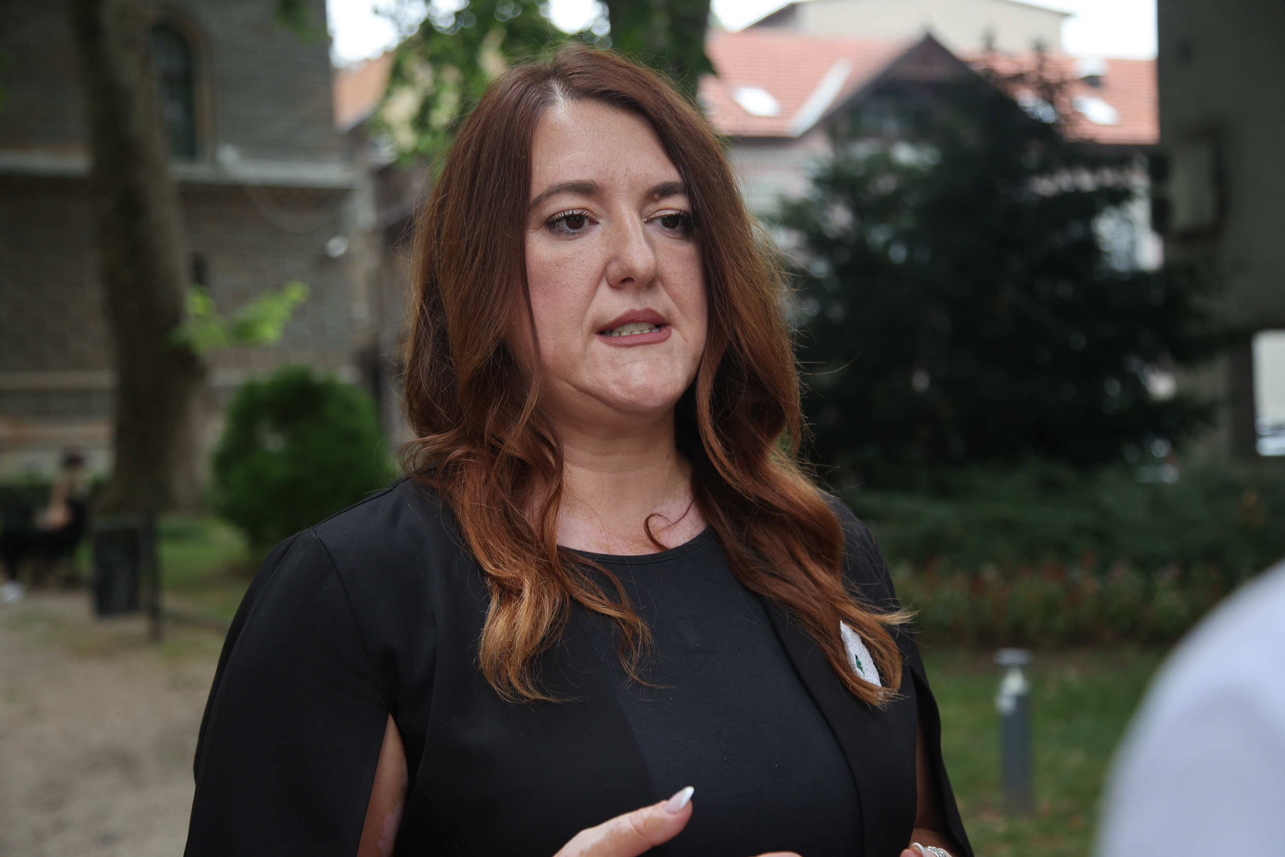 Srebrenitsa’daki soykırımda öldürülen 10 kişi toprağa veriliyor
