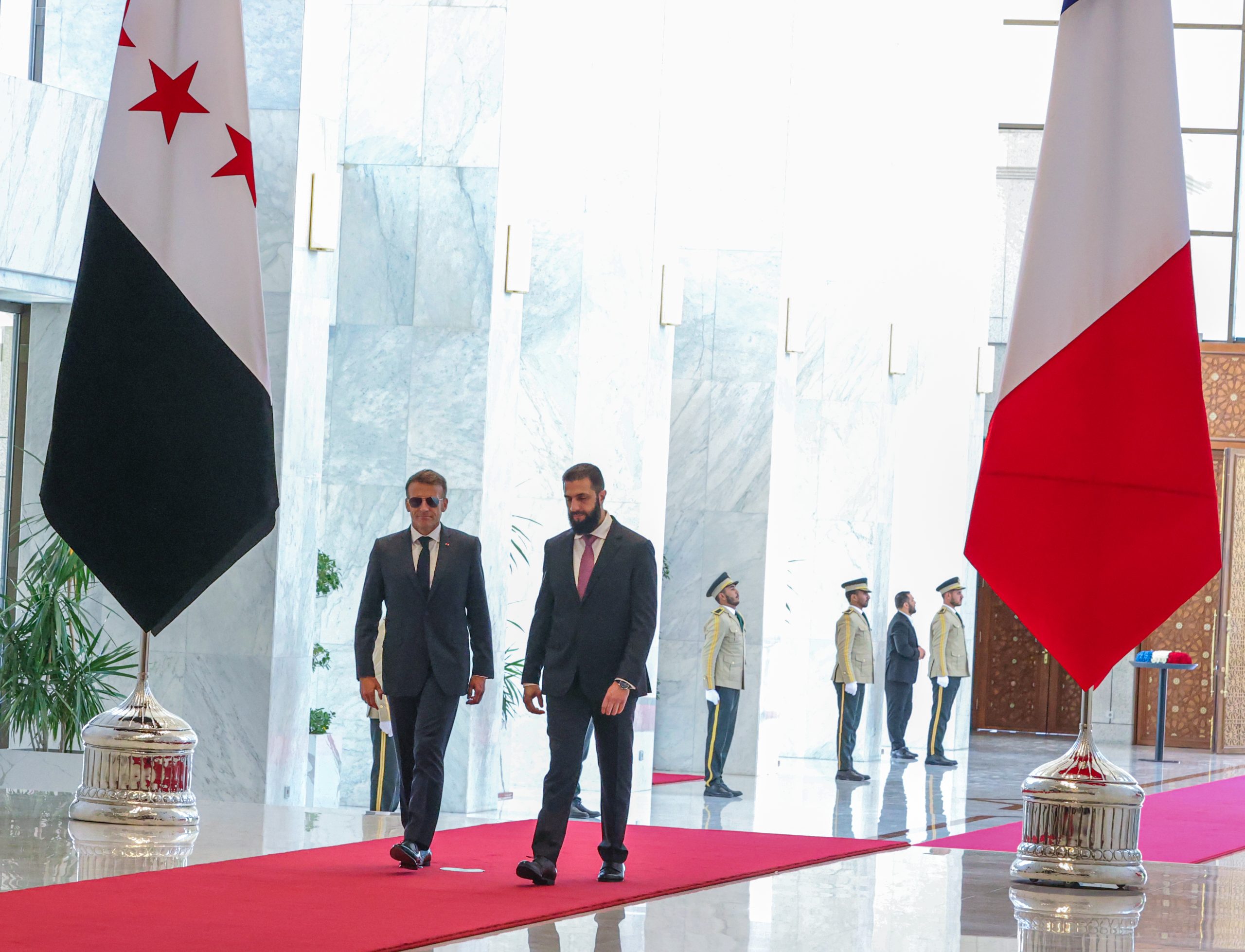 Suriye Cumhurbaşkanı Şara, Fransa Cumhurbaşkanı Macron ile Şam’da görüştü