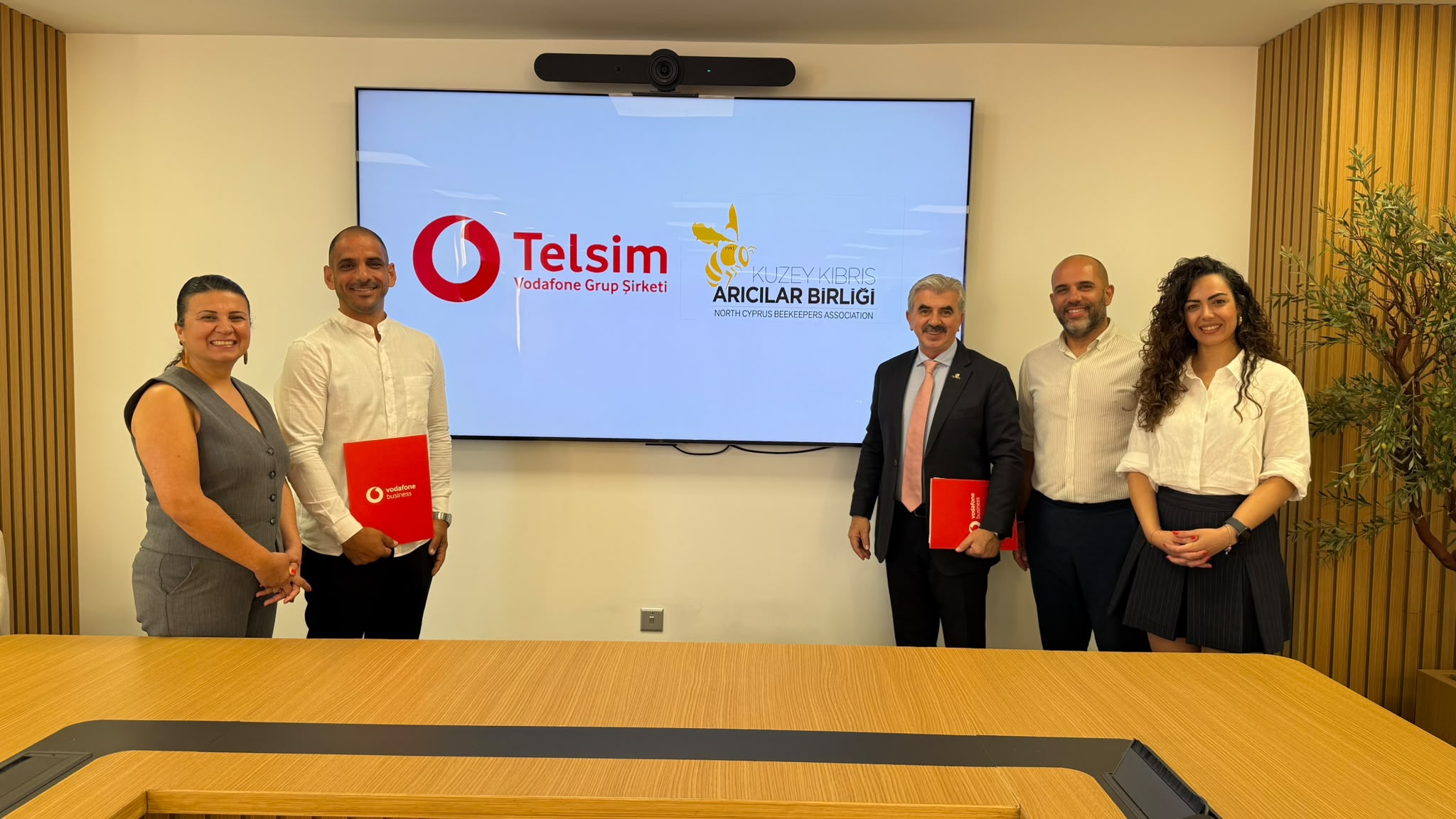 Telsim ile Kuzey Kıbrıs Arıcılar Birliği arasında dijital dönüşüm protokolü imzalandı