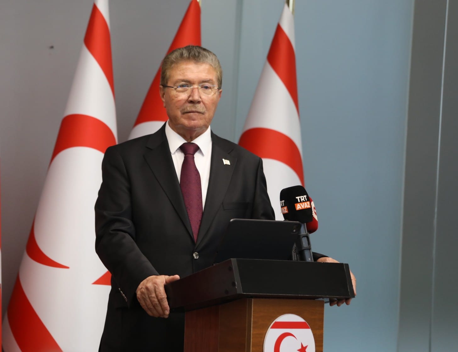 Üstel Erhürman’a acil şifalar diledi