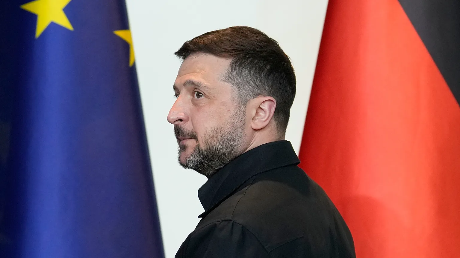 Zelenskiy, “Ukrayna’nın yeni siyasi stratejisi” için hükümette değişikliğe gidileceğini açıkladı